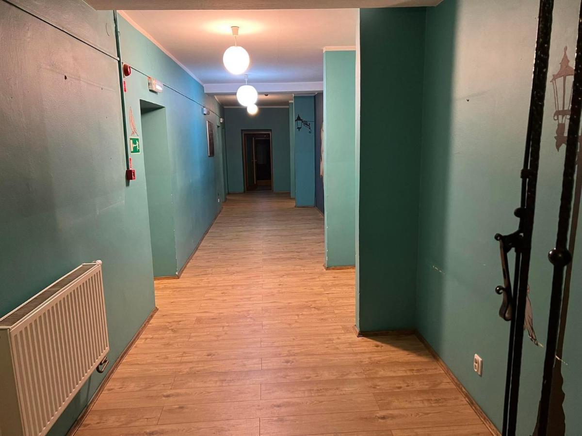 50 People Bis Apartment คราคูฟ ภายนอก รูปภาพ