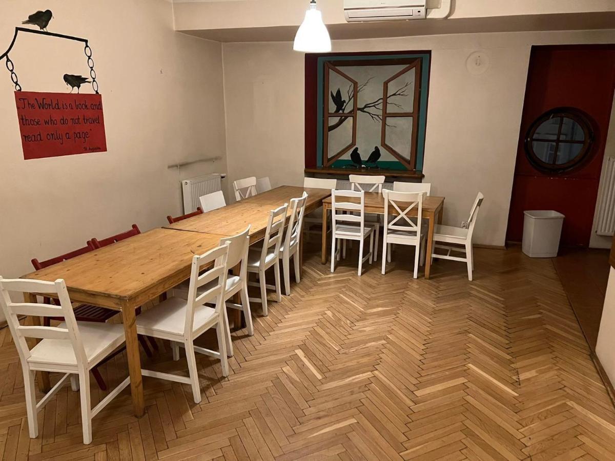 50 People Bis Apartment คราคูฟ ภายนอก รูปภาพ