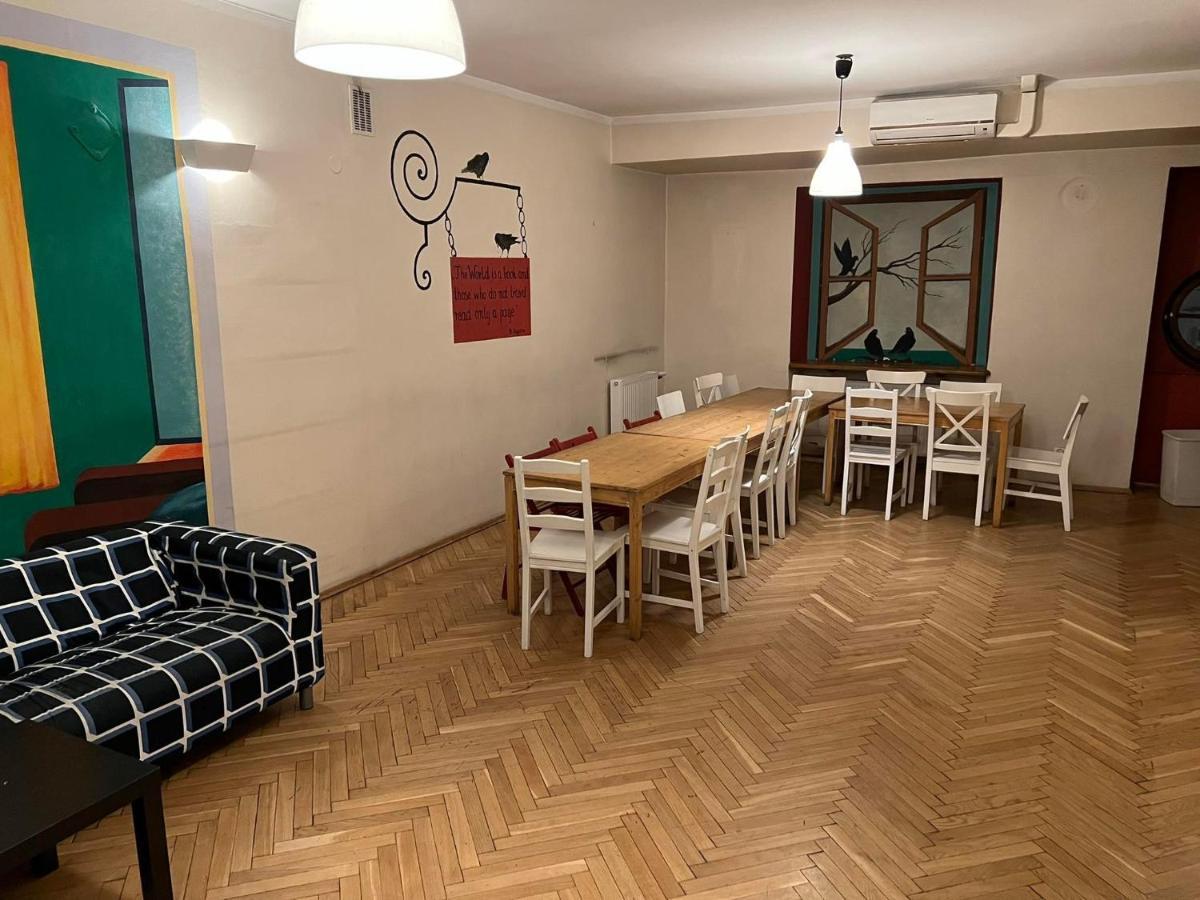 50 People Bis Apartment คราคูฟ ภายนอก รูปภาพ